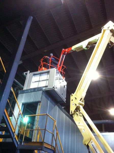 Equipo de climatización instalado en techo