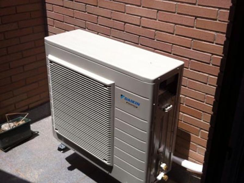 Equipos de climatización instalados en pared